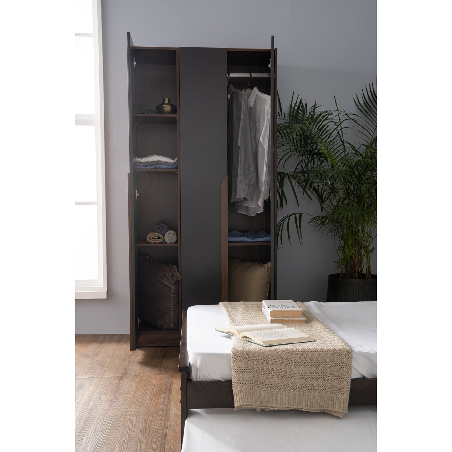 MANDO 3 Door Wardrobe - Black
