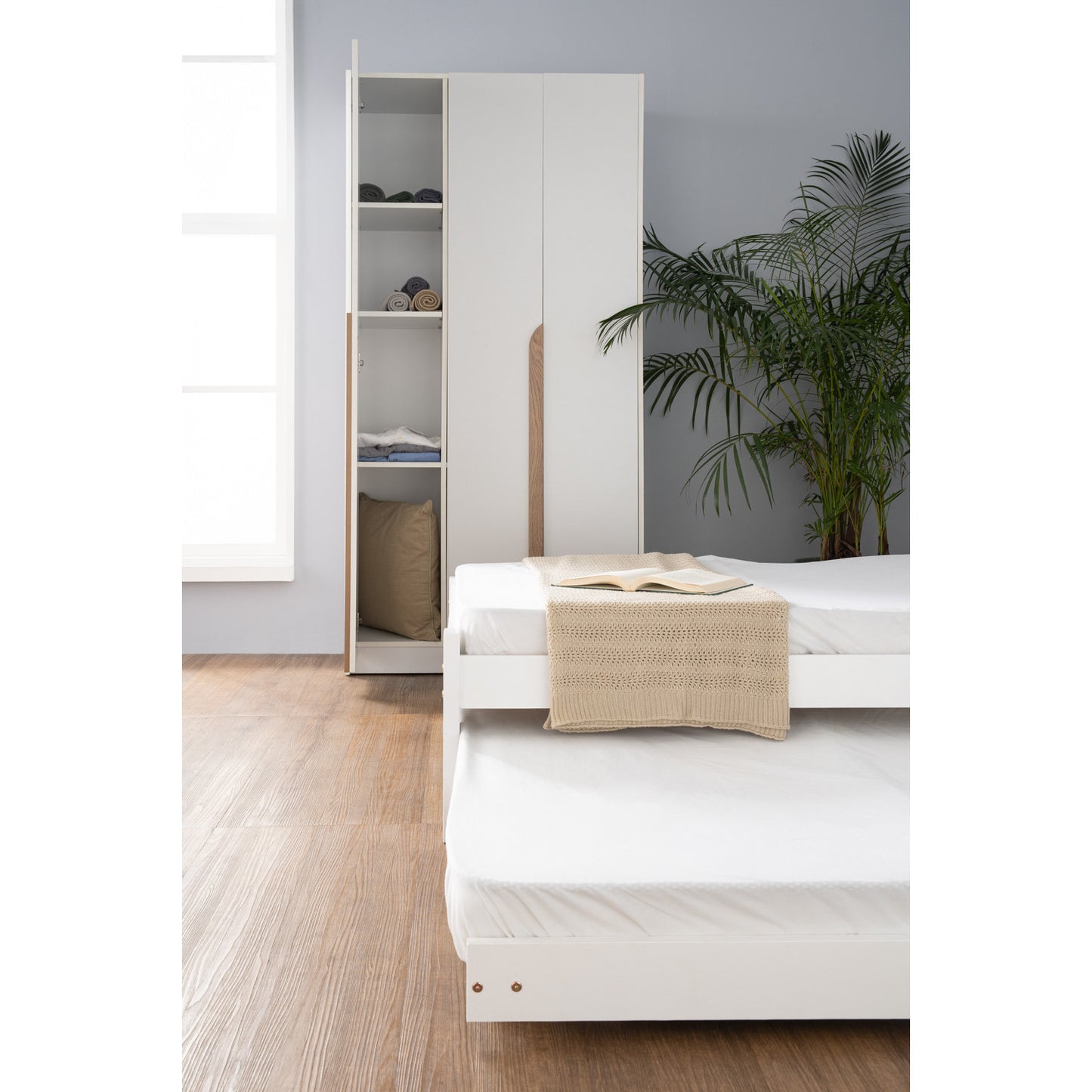 MANDO 3 Door Wardrobe - White