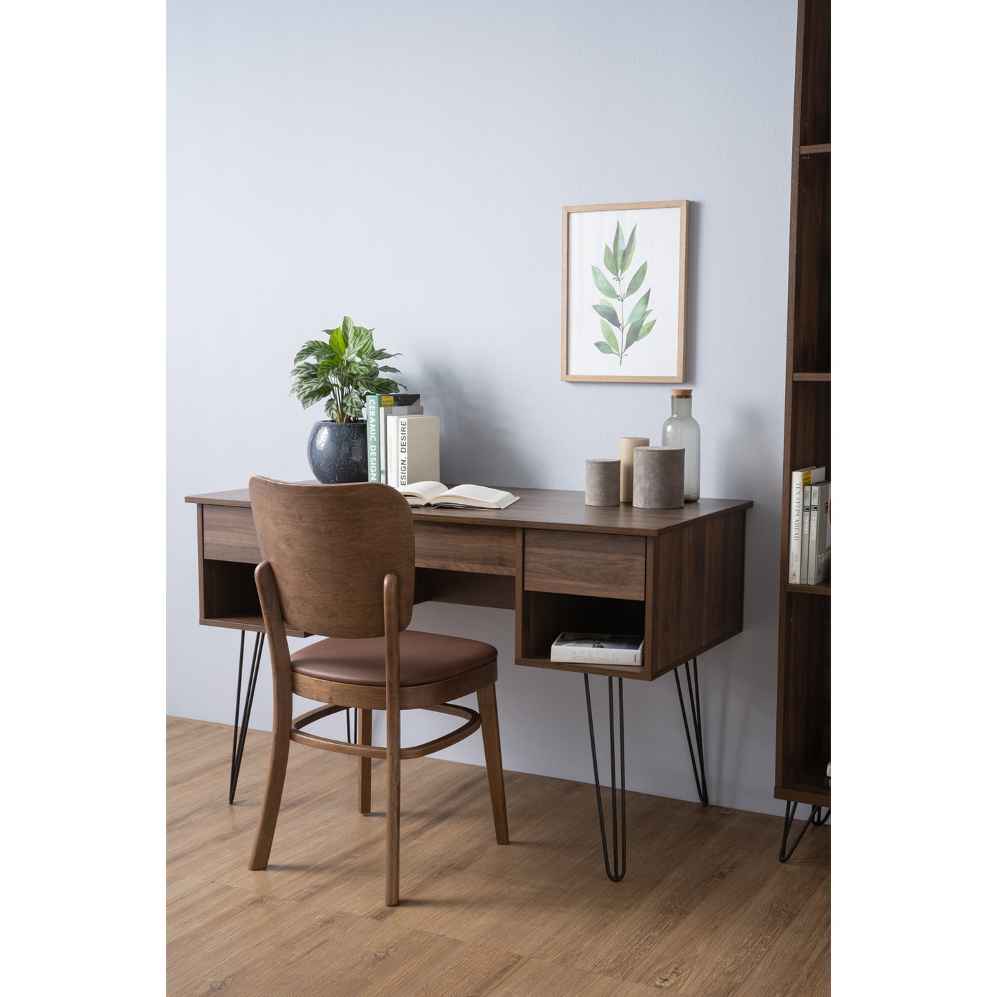 SAMOS Desk - Walnut