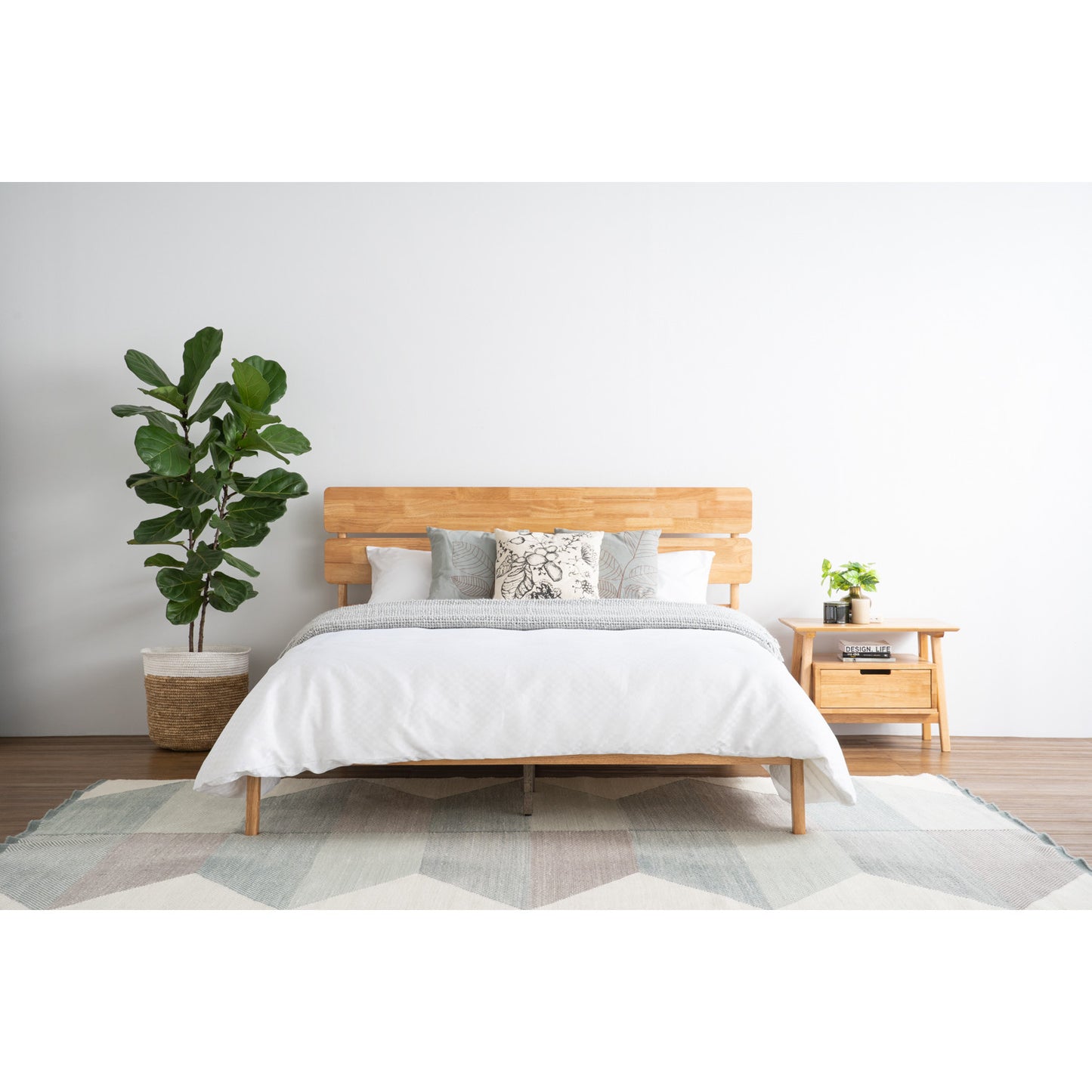 SEATTLE Bedframe (Queen Size)
